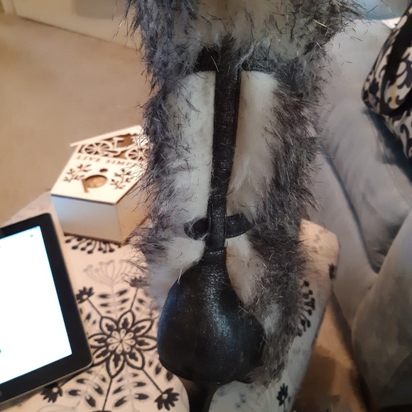 Boots - Picture 2 of 7